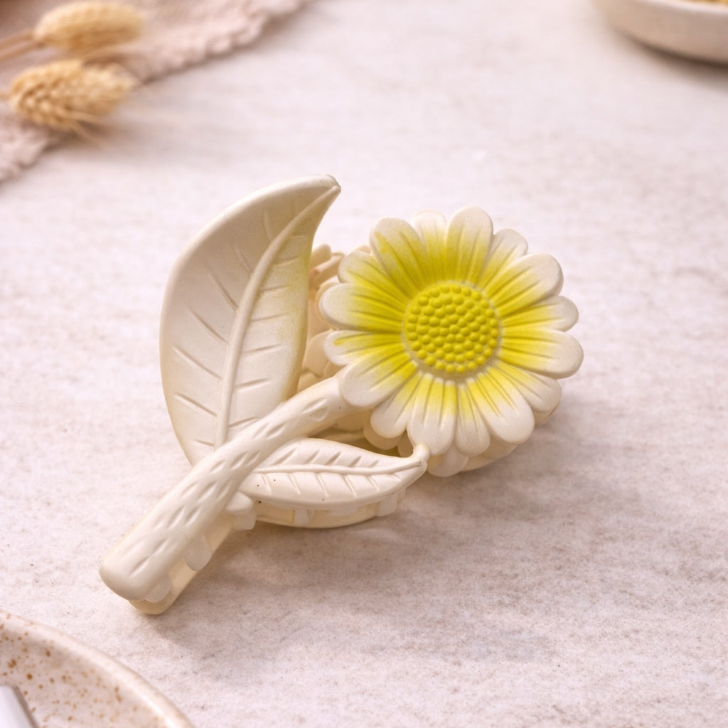 Floral Daisy Hair Clip with Leaf Design