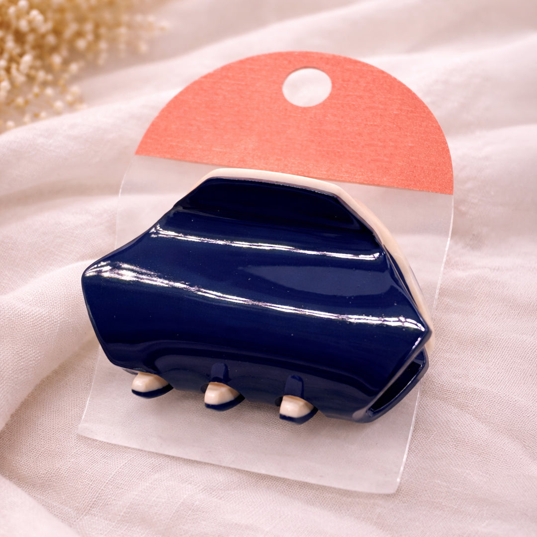 Elegant Glossy Hair Claw Clip for Women – Strong Hold, Chic Finish