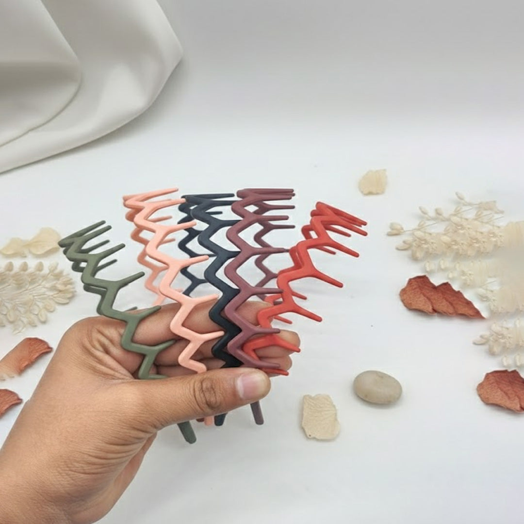 Matte Zigzag Wide-Tooth Hair Claw Clip – Minimalist Wave Design